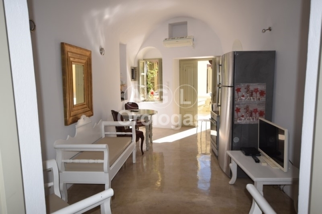 (For Sale) Residential Vacation House || Cyclades/Santorini-Thira - 150 Sq.m, 1.350.000€ 