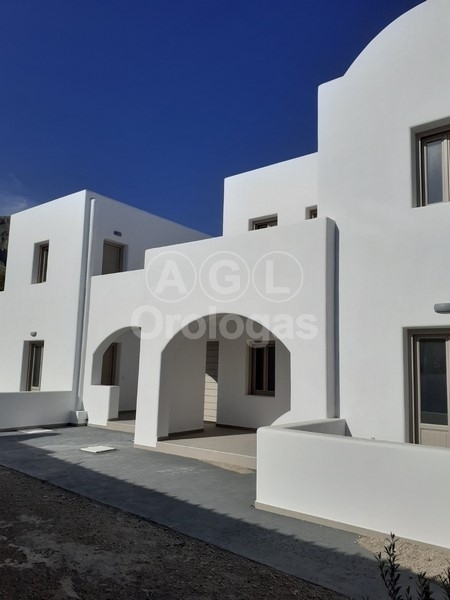 (For Rent) Residential Vacation House || Cyclades/Santorini-Thira - 192 Sq.m, 4 Bedrooms, 3.300€ 